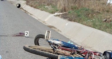Biciclist lovit de microbuz - 2