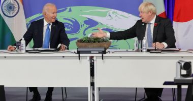 Stire din Actualitate : Joe Biden și Boris Johnson au vorbit 40 de minute la telefon despre criza din Ucraina