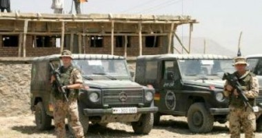 Stire din Actualitate : Atentat sinucigaș într-o bază NATO din Afganistan: cel puțin 12 morți