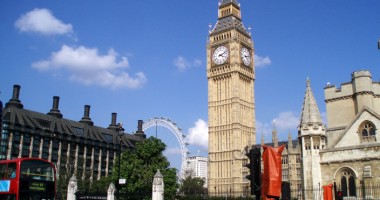 Stire din Actualitate : Big Ben  se înclină  ca turnul  din Pisa