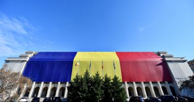 Stire din Social : În această seară, Palatul Victoria va fi iluminat în roşu