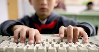 Mediul on-line, un real pericol pentru elevi! Poliția Constanța ia atitudine