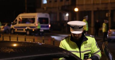 Stire din Eveniment : FOTO / Razii ale Poliției Rutiere, în toată țara. Peste 4500 de șoferi s-au ales cu sancțiuni