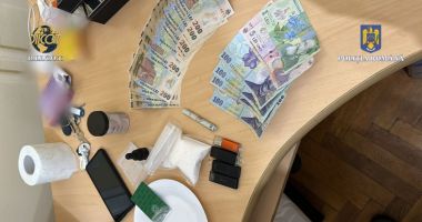 Stire din Eveniment : Trei bărbați, CERCETAȚI PENTRU TRAFIC DE DROGURI DE RISC SI MARE RISC