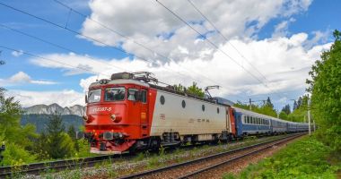 Stire din Social : Biletele de tren pot fi cumpărate şi de la automatele din gări