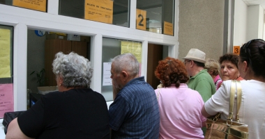 Stire din Social : Pensionarii din Constanța se înghesuie să plece la tratament, la munte. În ce condiții se acordă biletele de odihnă