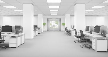 R​eguli pentru birourile open-space: Program de lucru decalat și paravane dezinfectate zilnic