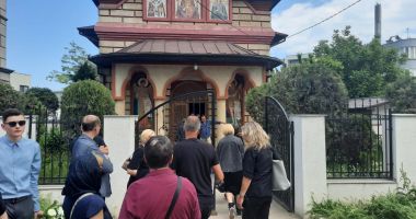 Galerie foto. Mama fraților Mazăre, înmormântată azi. RADU și ALEXANDRU, aduși sub escortă de la penitenciar - 18