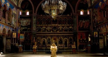 Stire din Eveniment : Hoți din biserici trimiși în judecată