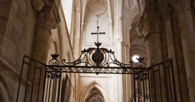 Stire din Actualitate : Biserica Catolică din Franța, sălașul a 3.000 de preoți pedofili în ultimii 70 de ani