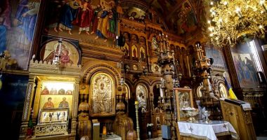 Stire din Eveniment : Bani furați din cutia milei, la o biserică din București. Hoțul a fost prins