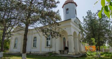 Stire din Cultură-Educație : Biserica "Înălțarea Domnului", sfințită de IPS Teodosie