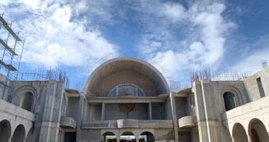 Stire din Social : Lucrările la biserica Sfânta Treime de la Casa de Cultură, blocate în instanță