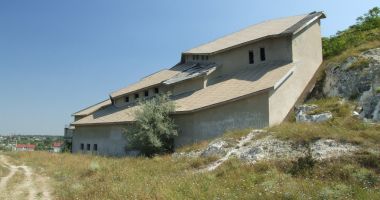 Bisericuțele de cretă de la Murfatlar se macină continuu. "Monumentul se distruge încet, dar sigur" - 7