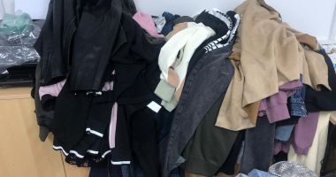 Stire din Eveniment : Arestați deoarece furau haine din mall-uri și le vindeau la jumătate de preț