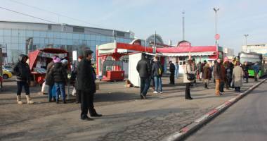 Stire din Eveniment : Bișnițarii de țigări, cu interdicție  în piața Abator și Gara Constanța