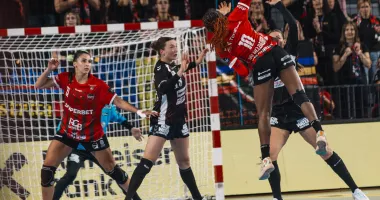 Stire din Sport : Gloria Bistrița, învinsă acasă, în Liga Campionilor la handbal feminin