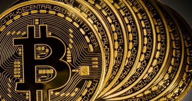 Stire din Tehnologie : Moneda virtuală Bitcoin a depășit un nou prag istoric: 5.000 de dolari