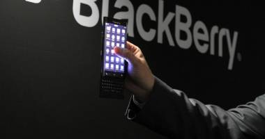Stire din Tehnologie : BlackBerry pregătește lansarea unui telefon Android