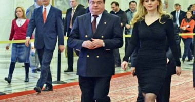 Stire din Politică-Administrație : Vasile Blaga și Roberta Anastase, decorați pentru contribuția adusă la consolidarea relațiilor româno-italiene