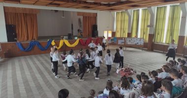 Ziua Națională sărbătorită, în avans, de elevii Liceului ”Lucian Blaga” din Constanța - 2