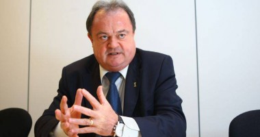 Stire din Politică-Administrație : Vasile Blaga și-a depus candidatura la Timiș