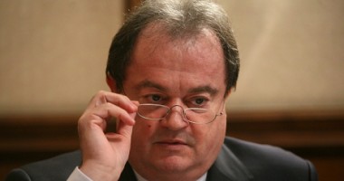 Boc i-a delegat atribuțiile de șef de partid lui Blaga