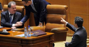 Stire din Politică-Administrație : "Ponta face foarte mult rău acestei țări, trebuie să demisioneze. Aroganța l-a distrus!"