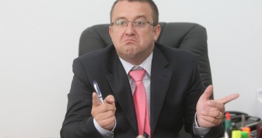 Stire din Economie : Schimbare la vârf în ANAF: Blejnar revocat, Pop promovat