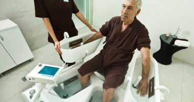 Stire din Social : Pensionarii se calcă în picioare pentru biletele de tratament