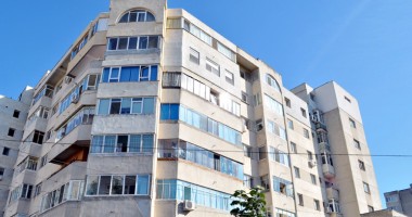 Stire din Economie : Unde închiriem un apartament  cu patru camere, la preț de două
