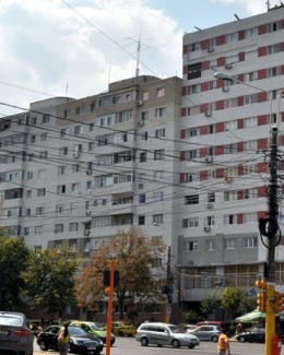 Stire din Economie : Apartamentele cu trei camere,  mai ieftine cu 13% decât anul trecut