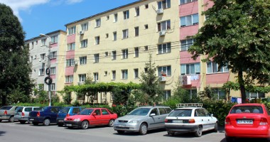 Stire din Economie : Vinzi sau închiriezi locuință? Ești obligat  să ai certificat de performanță energetică