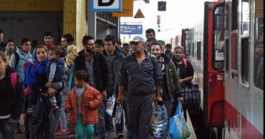 Stire din Actualitate : Criza imigranților continuă. Croația și-a închis majoritatea punctelor rutiere de trecere a frontierei cu Serbia