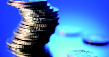Stire din Economie : BNR cere băncilor să ia măsuri dacă la scadență clientul ia mai puțini bani decât a depus