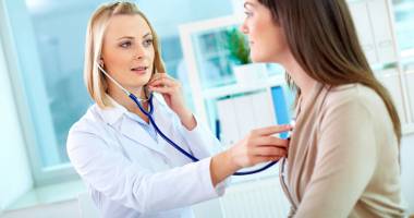 Stire din Sănătate : Boala mortală care afectează femeile. Ce medici tratează lupusul