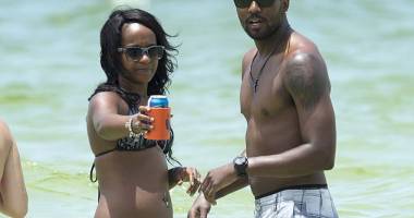 Stire din Monden : Anchetă penală în cazul fiicei lui Whitney Houston! Cine este vizat