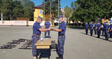 Stire din Cultură-Educație : Bobocii de la Academia Navală se pregătesc de jurământ