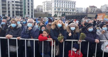 GALERIE FOTO / Mii de persoane, prezente la slujba de Bobotează, la Constanţa - 7