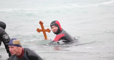 Vezi imagini de la slujba de Bobotează oficiată astăzi la Constanța - 4