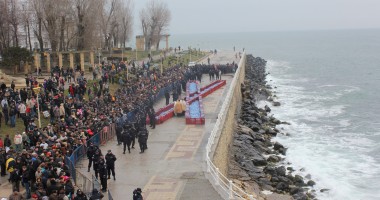 Vezi imagini de la slujba de Bobotează oficiată astăzi la Constanța - 12