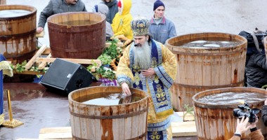 Mii de constănțeni, părtași la Botezul Domnului - 3
