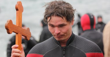 Vezi imagini de la slujba de Bobotează oficiată astăzi la Constanța - 6
