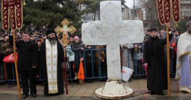 Vezi imagini de la slujba de Bobotează oficiată astăzi la Constanța - 10
