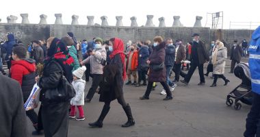 GALERIE FOTO / Mii de persoane, prezente la slujba de Bobotează, la Constanţa - 11