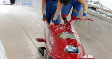 Stire din Sport : Bobul pilotat de Maria Constantin, "prins" cu 127 km/h pe pârtia de la Altenberg