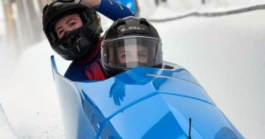 Stire din Sport : Bobul pilotat de Andreea Grecu, în Top 10 la Campionatul Mondial
