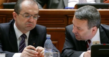 Stire din Politică-Administrație : Boc a discutat cu Ialomițianu limitele de cheltuieli la ministere pentru proiectul de buget 2012