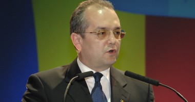 Stire din Politică-Administrație : "Emil Boc, posibil candidat la președinția României în 2014"