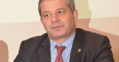 Stire din Sănătate : Ministrul Sănătății transmite condoleanțe familiilor victimelor accidentului din Argeș